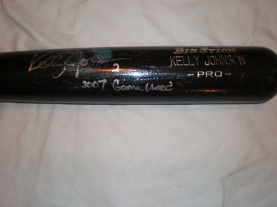 KELLY JOHSON GAME USED BAT BRAVES RAWLINGS